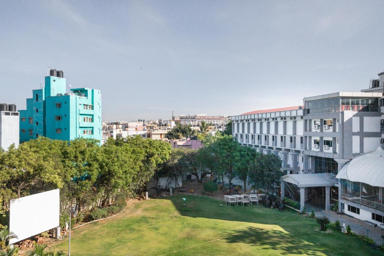 Palette Resorts - Hotel Sanhok Bangalore Exterior photo